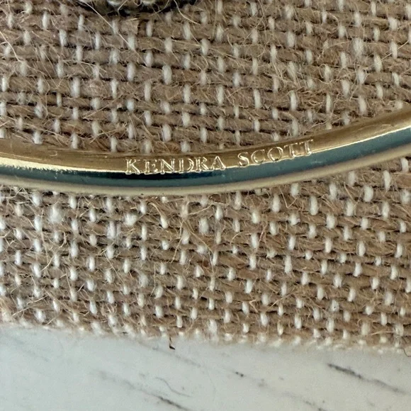 Kendra Scott Andy Pinch Bracelet - Picture 2 of 7